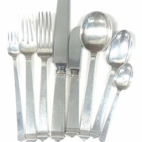 Tiffany & Co. Hampton Sterling Luncheon Set 132 Pieces 8 piece service for 12 - Picture 5 of 5